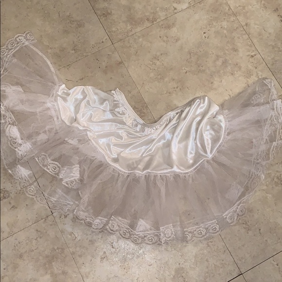 White Petticoat - Picture 1 of 1